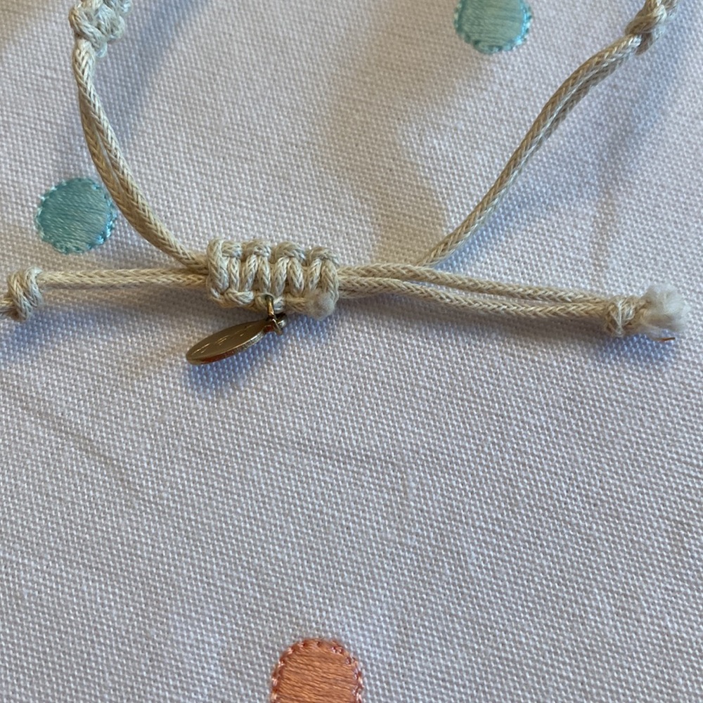 Macrame bracelet - Picture 3 of 5